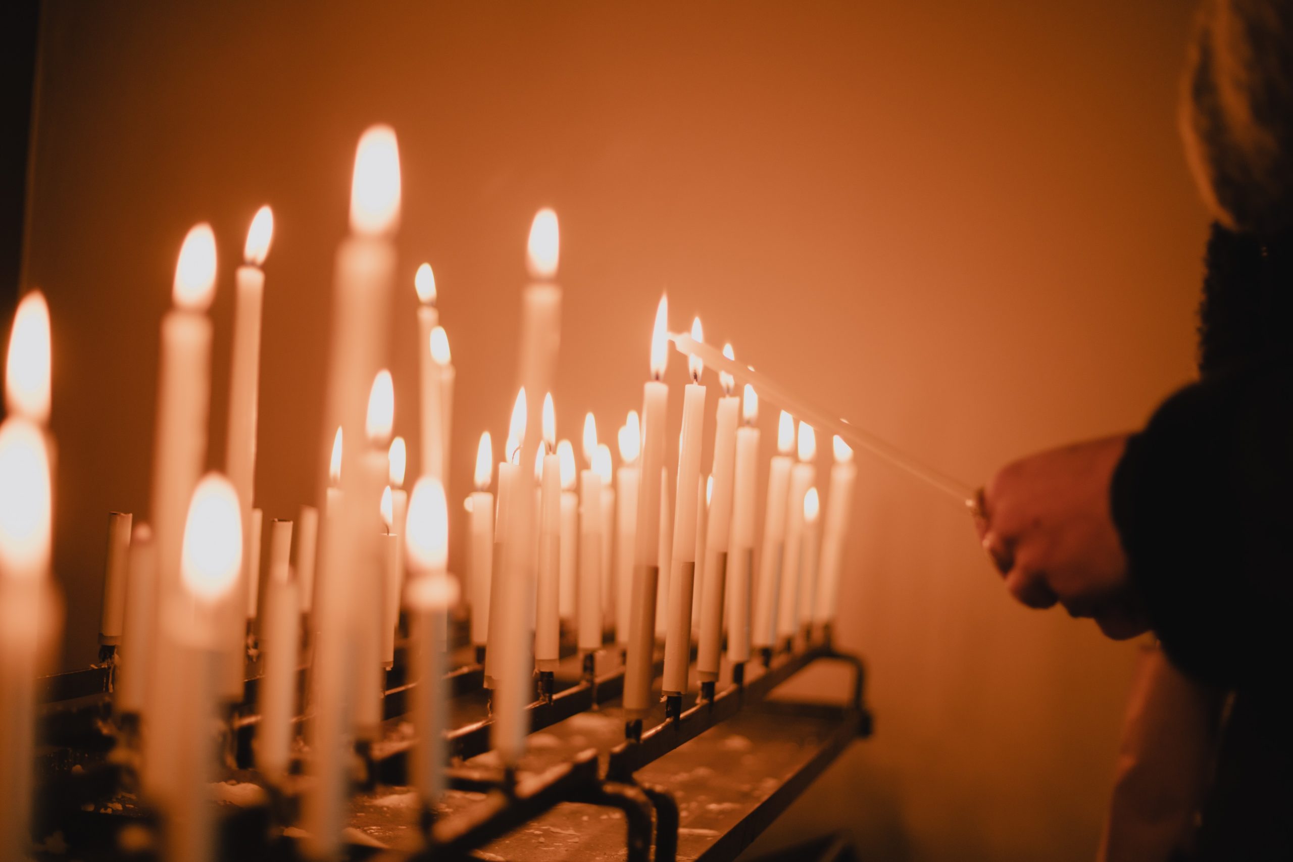 Referência no mercado de velas e artigos religiosos